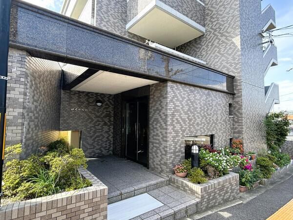 【ロイヤルパレス安芸府中】＜エントランス＞