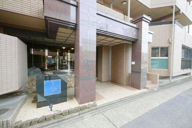 【ユニーブル代官町】エントランス2