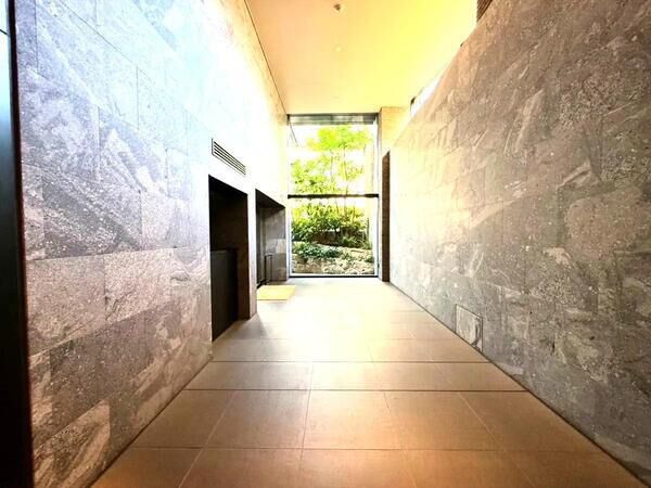 【ジオ南青山】エントランス