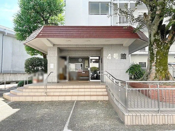 【桂川ハイツ】エントランス（4号館）