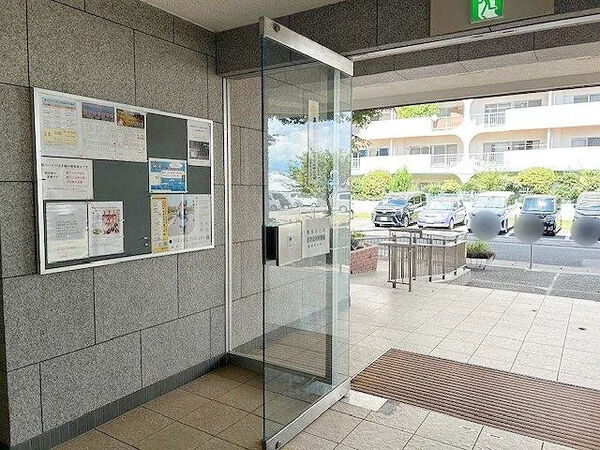 【桂川ハイツ】エントランス(4号館) 【桂川ハイツ】エントランス(4号館)