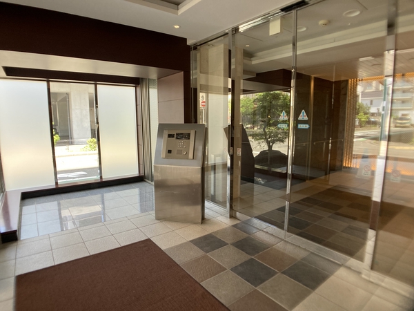 【プラウド仙台勾当台】エントランス 【プラウド仙台勾当台】エントランス