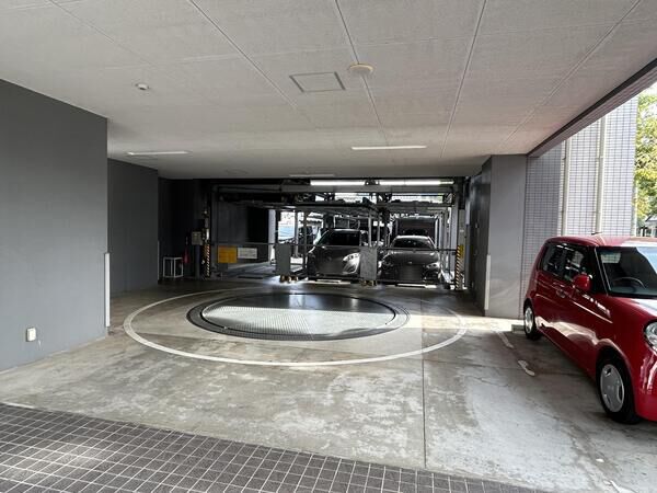 【アイレジデンス古市】駐車場