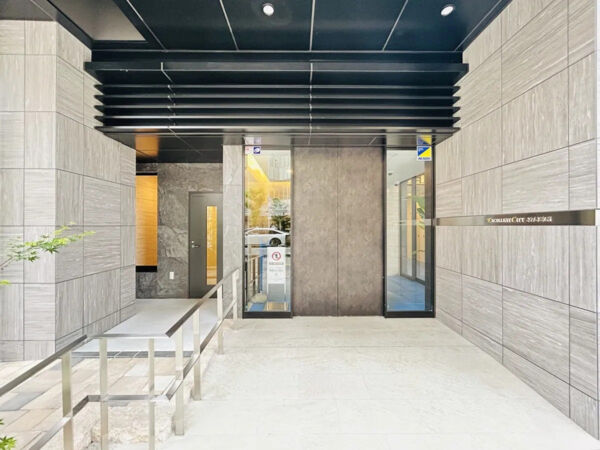 【エクセレントシティ本厚木駅前】エントランス