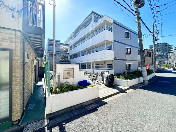 【ラ・パルフェ・ド・コントゥール】外観 【ラ・パルフェ・ド・コントゥール】外観