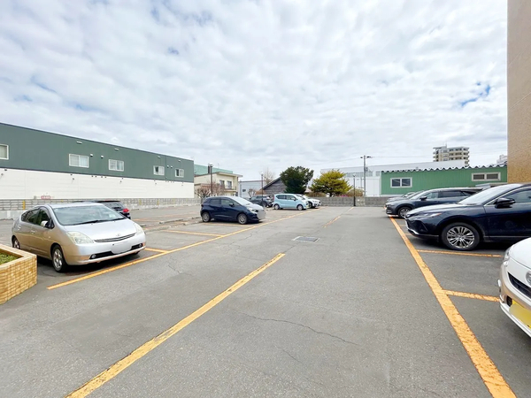 【朝日プラザ東札幌3】駐車場 【朝日プラザ東札幌3】駐車場