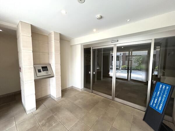 【ミオカステーロ大宮】エントランス 【ミオカステーロ大宮】エントランス