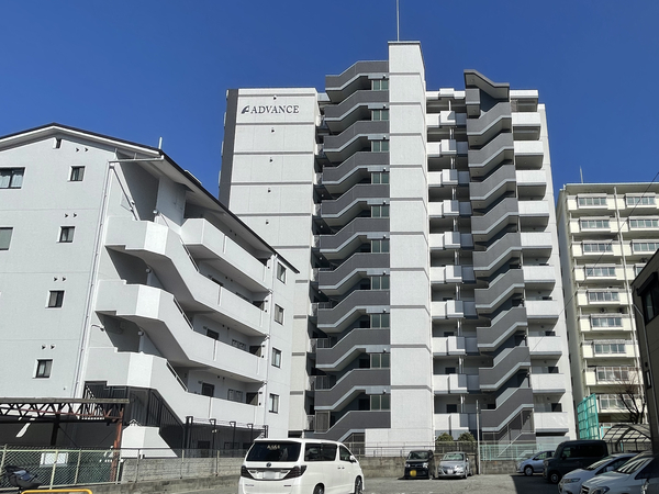 【アドバンス三宮シュロス】外観