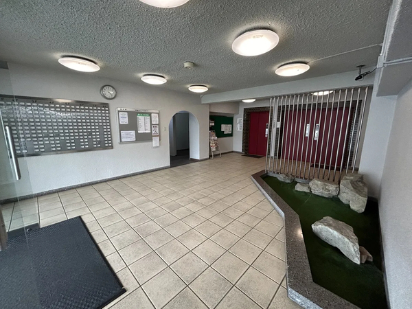 【高槻スカイハイツ】エントランスホール