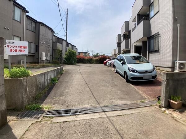 【ルナパレス台原C】駐車場 【ルナパレス台原C】駐車場