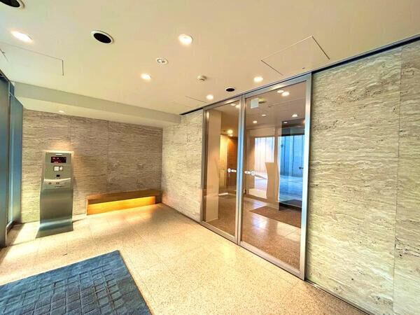 【元麻布パークハウス】エントランス1 【元麻布パークハウス】エントランス1