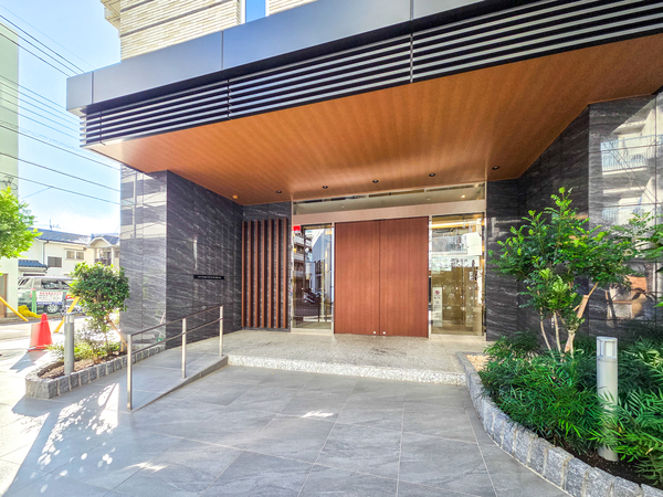 【ジェム西川口ユーフォリア】エントランス 【ジェム西川口ユーフォリア】エントランス