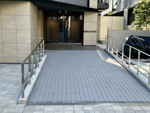 【オープンレジデンシア尾山台】エントランス入口