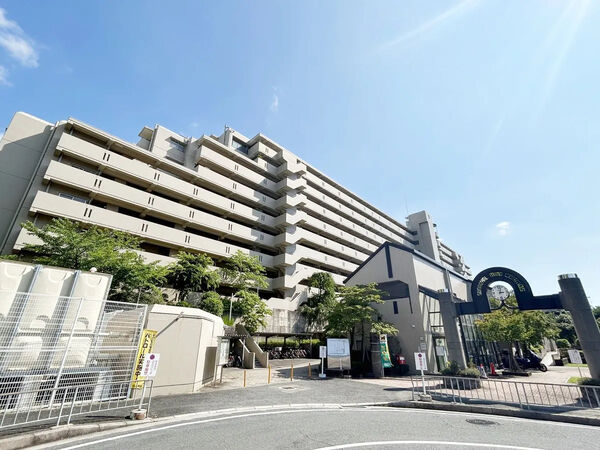 【サンロイヤル箕面コスモ】外観