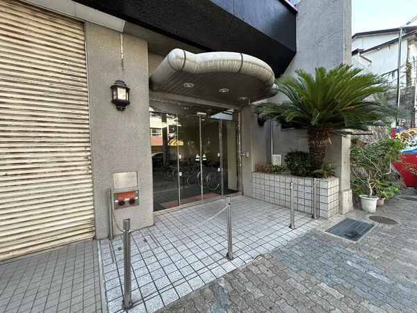【湊川パークハイツ】エントランス 【湊川パークハイツ】エントランス