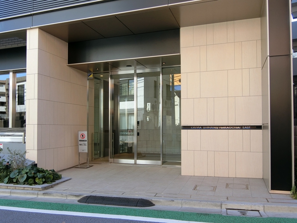 【クレヴィア新宿中落合EAST】エントランス
