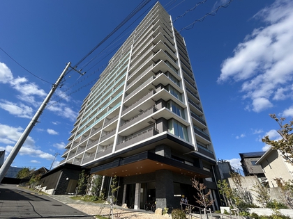 地上14階建て　駅チカの便利なロケーション