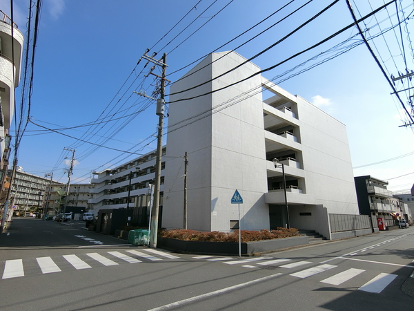 【アルファステージ横浜鶴見】外観