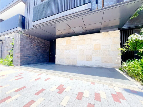 【シャリエ聖護院西町】エントランス 【シャリエ聖護院西町】エントランス