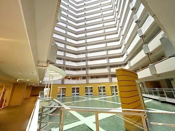 【ライオンズタワー仙台広瀬】共用部分（水の広場：中央吹き抜け部分）