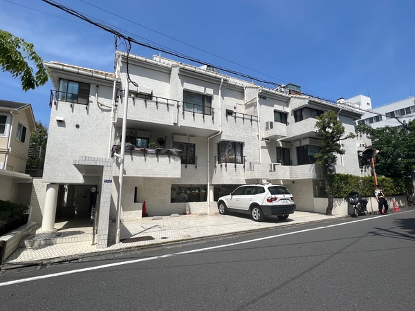 【西麻布ロイヤルマンション】外観