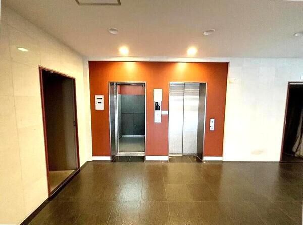 【アクロス箱崎ブライトガーデン】エレベーター