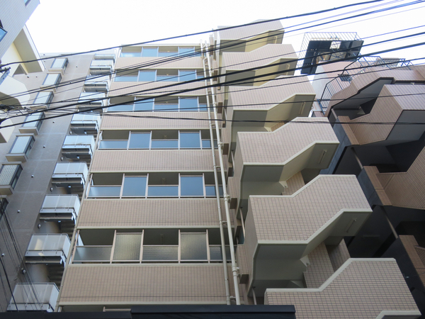 【マドレーヌ三鷹】外観