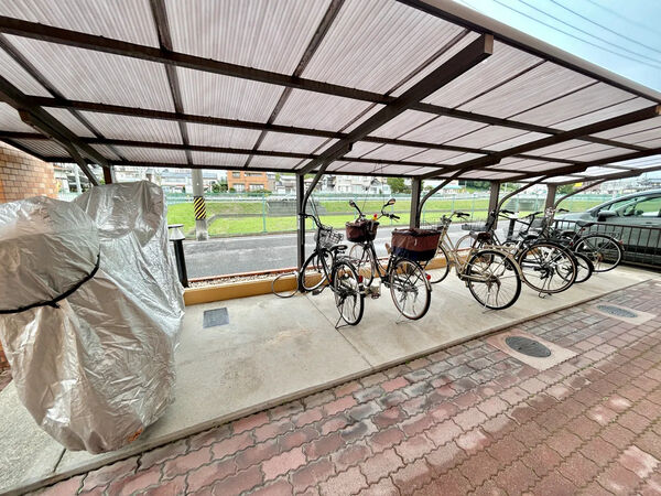 【キングスコート南公園】自転車置場 【キングスコート南公園】自転車置場