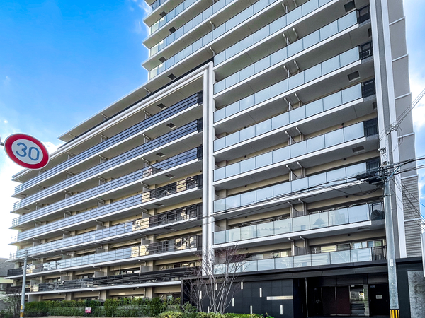 【シャルマンフジ和泉府中ステーションフロンティア】外観