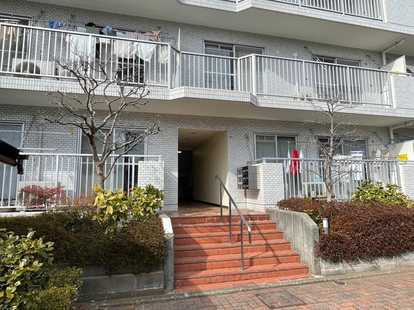 【ニューシティ東戸塚緑の街1号棟】エントランス