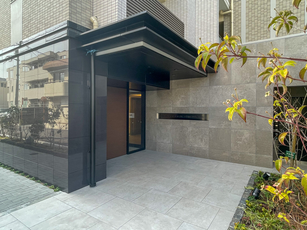 【プレサンスロジェ伊丹西台】エントランス