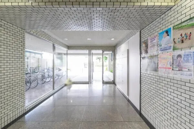 【スカイノブレ京都四条大宮】エントランス３