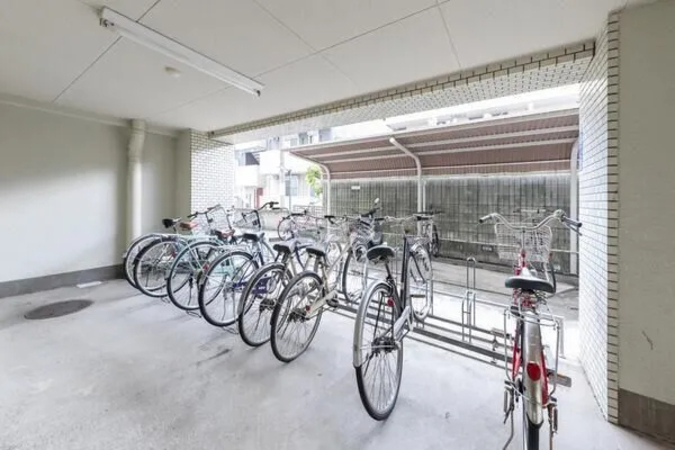 【スカイノブレ京都四条大宮】共用部分（駐輪場）