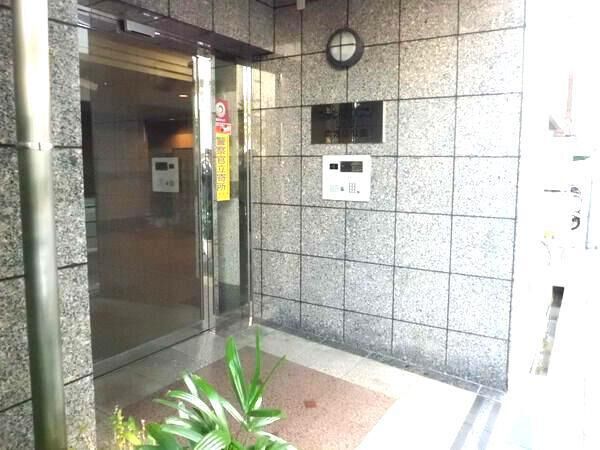 【シャルマンフジリッツ南堀江公園】エントランスアプローチ 【シャルマンフジリッツ南堀江公園】エントランスアプローチ