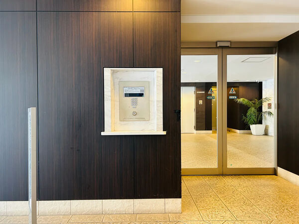 【ヴェレーナ京都西向日】エントランス