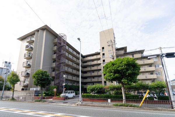 【日商岩井服部マンション】外観