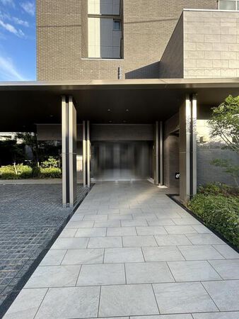 【アルファステイツ比治山公園】エントランス