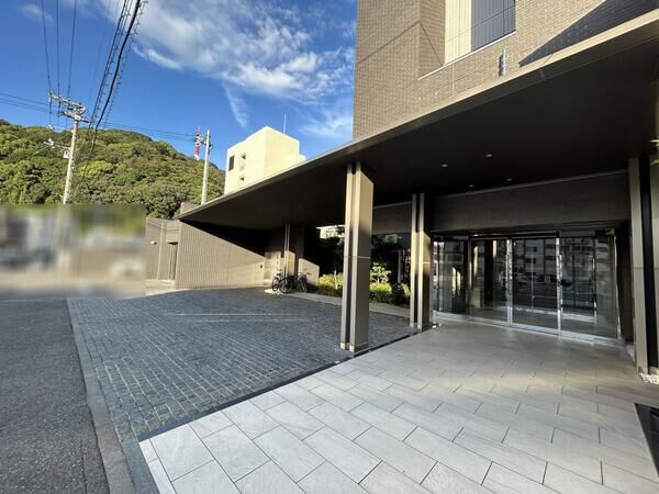 【アルファステイツ比治山公園】エントランス