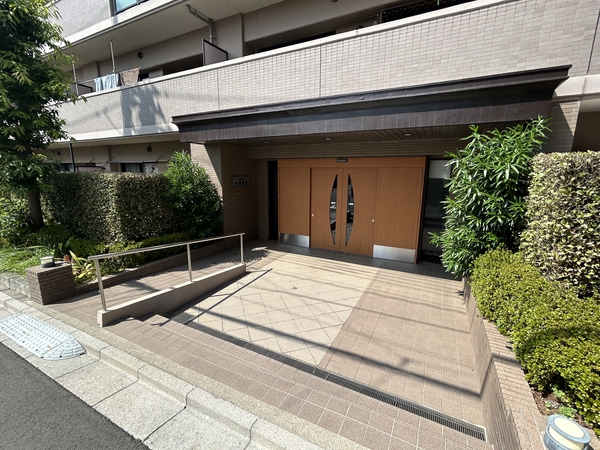 【シュロス大宮宮原】エントランス