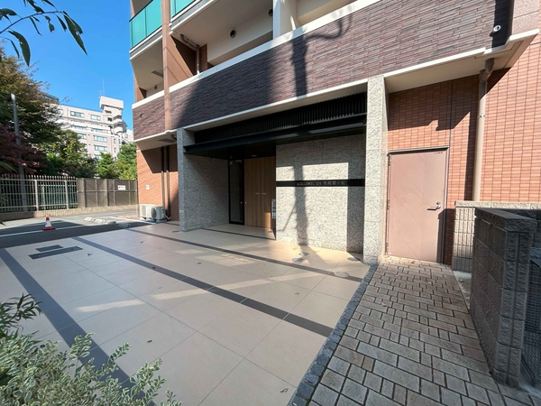 【エクセレントシティ聖蹟桜ヶ丘】エントランス 【エクセレントシティ聖蹟桜ヶ丘】エントランス