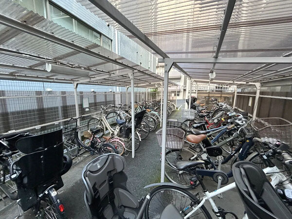 2号棟　（駐輪場）