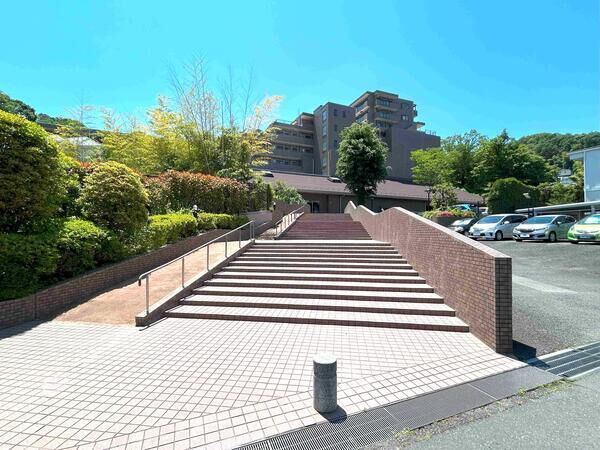 【グリーンテラス百草園】建物外観 【グリーンテラス百草園】建物外観