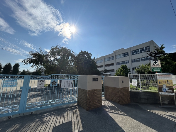 さいたま市立東大成小学校　約660ｍ