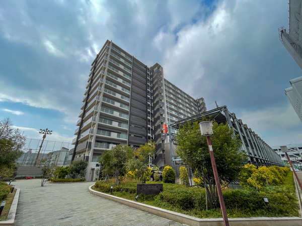 【プレサンスロジェ神戸ポートアイランド】外観