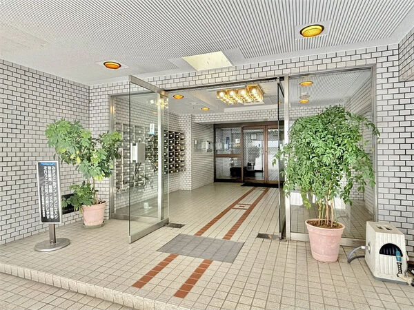 【グローリア初穂湘南六浦】エントランス