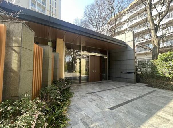 【プレミスト東林間さくら通り】エントランス