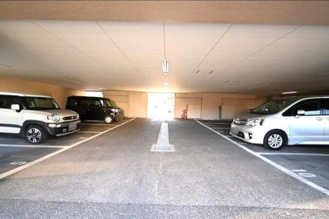 (駐車場) (駐車場)