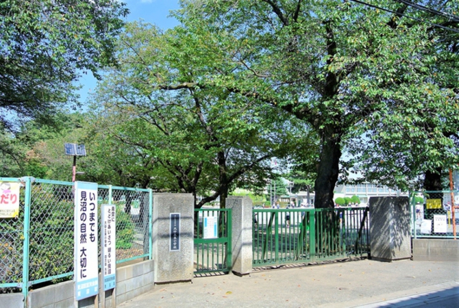 大砂土東小学校　約1600ｍ