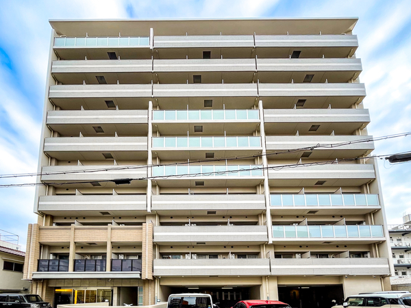 【フォーリアライズ北三国ヶ丘】外観