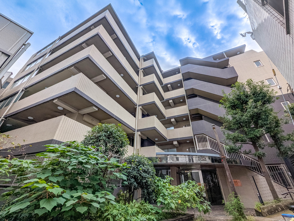 【レナトゥス四谷】外観